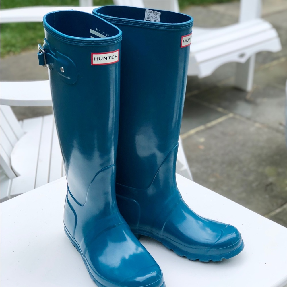 Brand New. HUNTER Original Tall Teal Rain Boots. Size 7.  16” high.